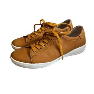 NWOT Josef Seibel Claire Sneaker Size 39/US8-8.5